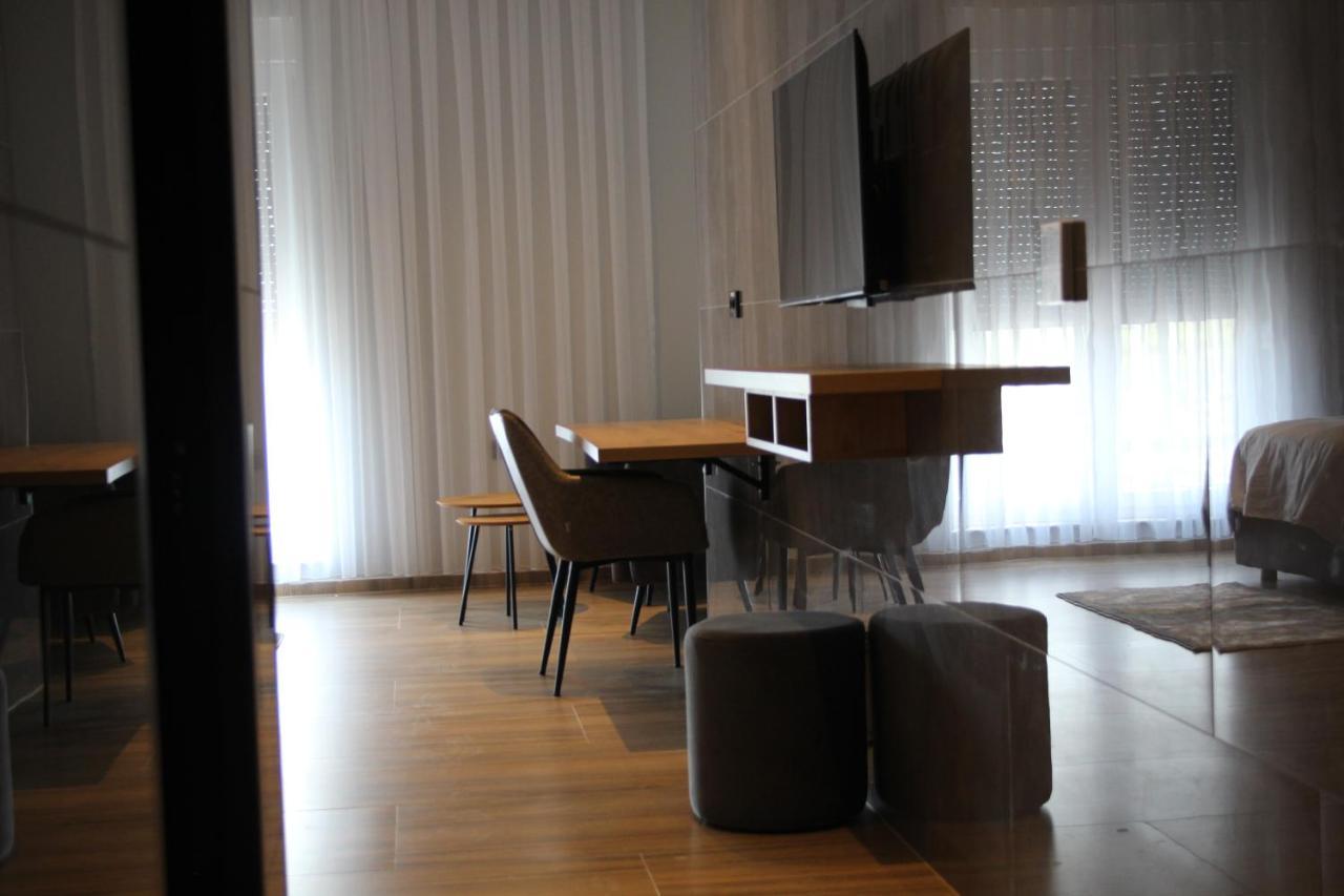 Hotel-Vh Preshevë エクステリア 写真